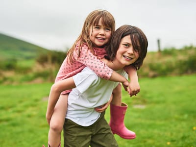 50 frases de irmão para irmã que vão deixá-la feliz com o carinho